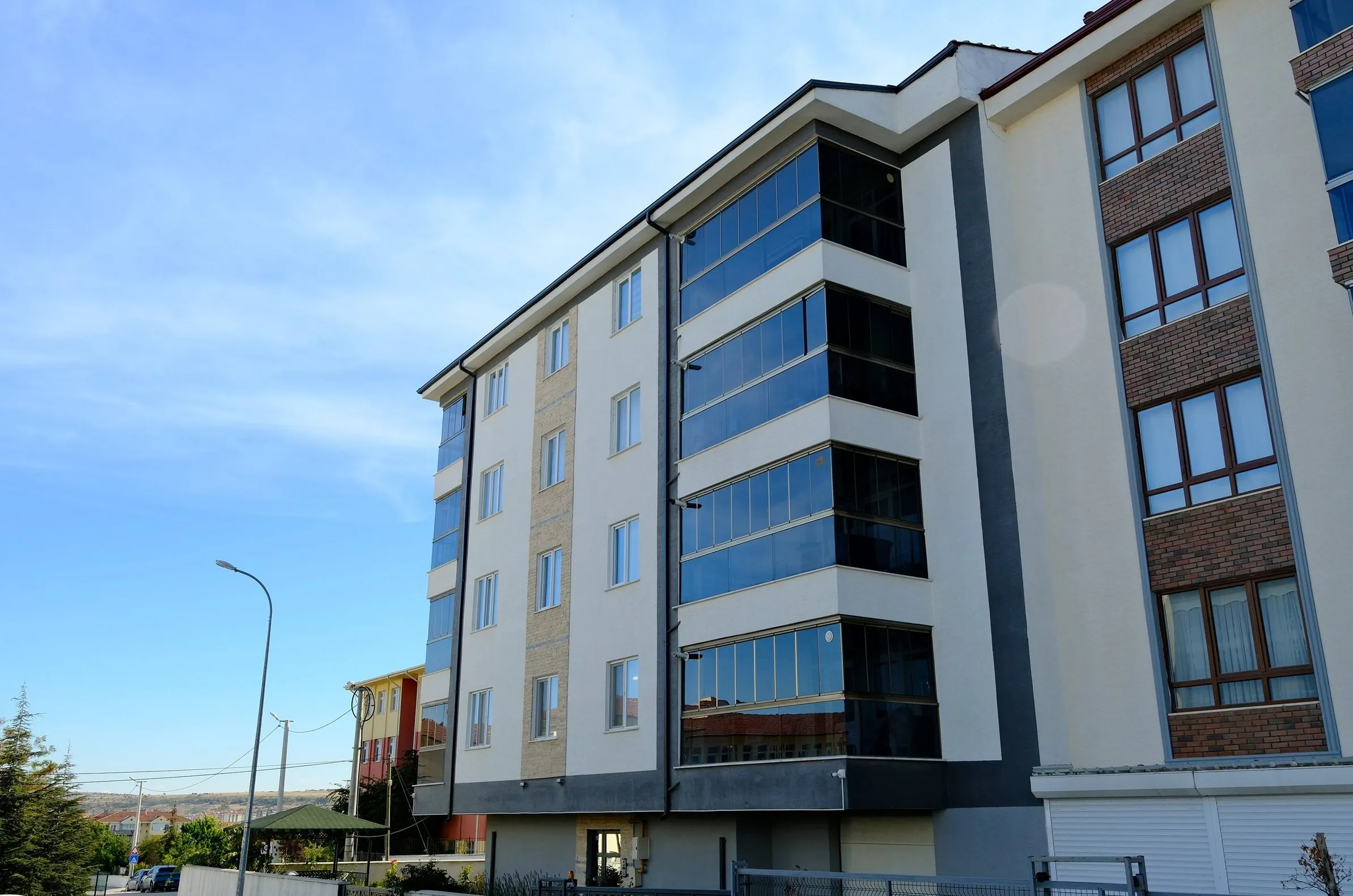 Yan cephe ve sokak